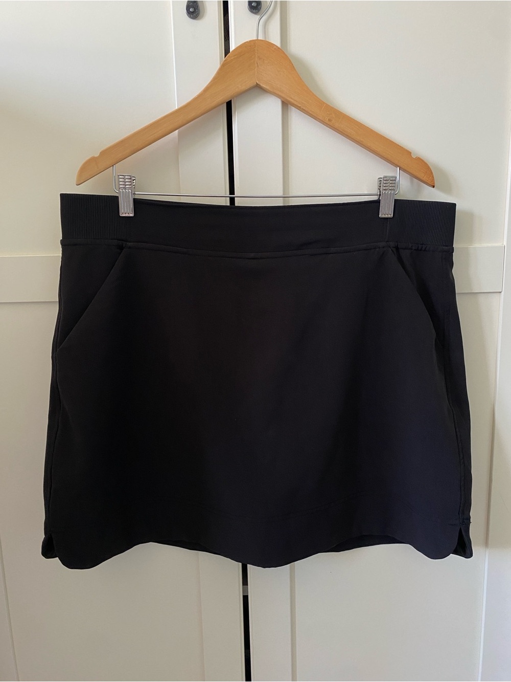 32 Degrees Cool Women's Active Sporty Black Skort with Pockets - Size L